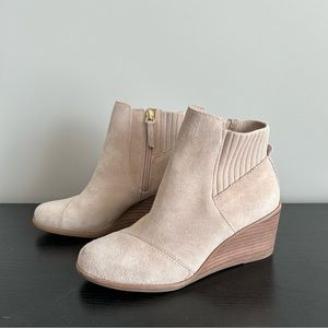 TOMS Sadie Tan Suede Booties size 6.5 NWT
